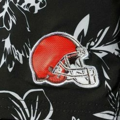 Men's G-III Sports By Carl Banks Black Cleveland Browns Island Volley Swim Shorts 7 Men's G-III Sports By Carl Banks Black Cleveland Browns Island Volley Swim Shorts -G-III Sales Store unnamed file 780