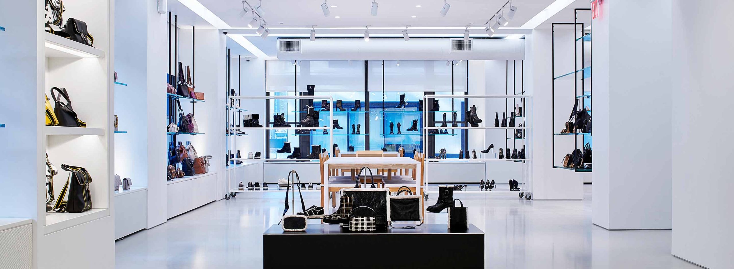 G-III Sales Store 16 G-III Sales Store -G-III Sales Store 62265eadd153b87ab3a7c654 WhoWeAre Hero FINAL scaled